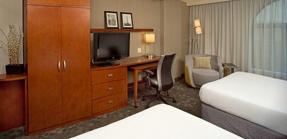 Hotel Courtyard By Marriott Capitol Hill/navy Yard 3*