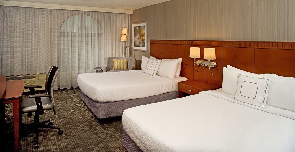 Courtyard By Marriott Capitol Hill/navy Yard 3* Washington