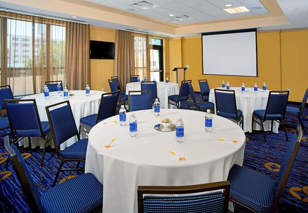 Hotel Courtyard By Marriott Capitol Hill/navy Yard 3*