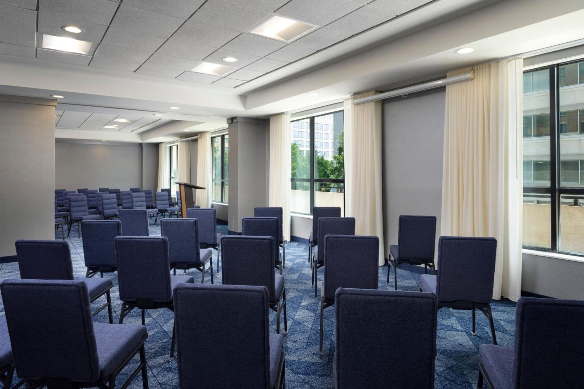Courtyard By Marriott Capitol Hill/navy Yard Hotel Washington