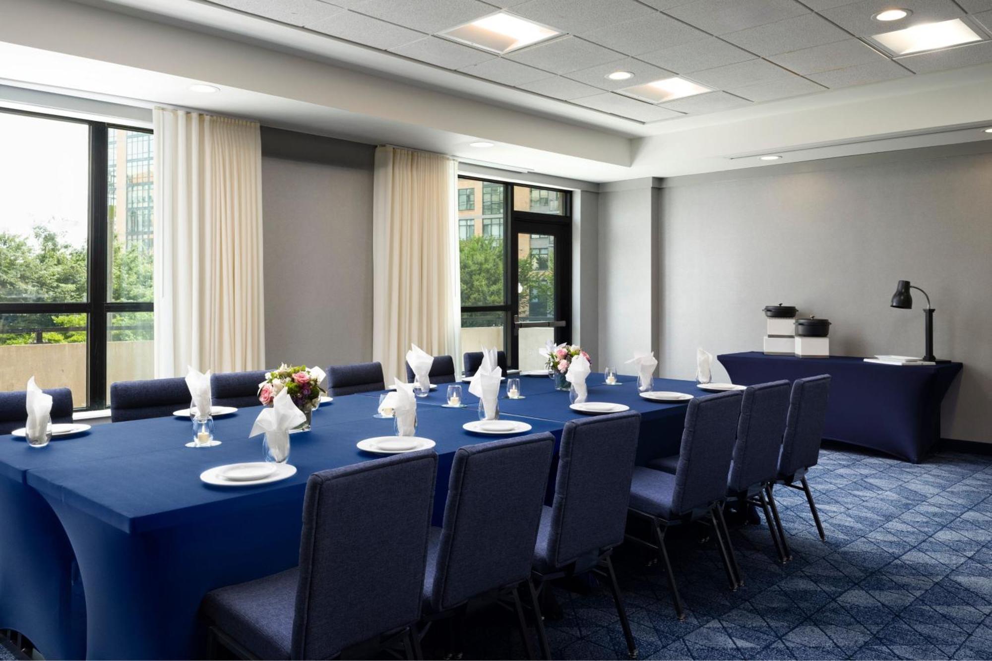Courtyard By Marriott Capitol Hill/navy Yard Washington