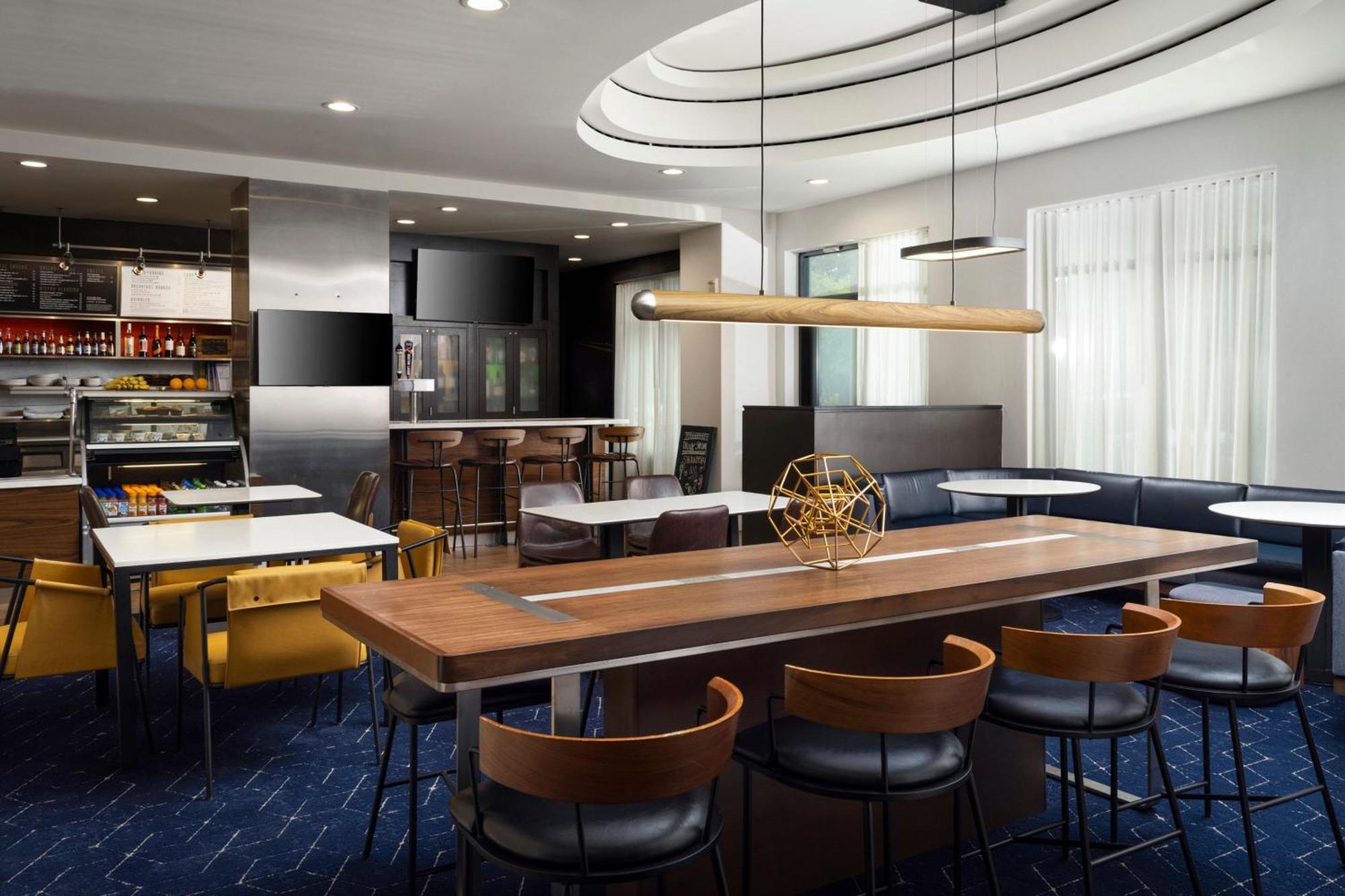 Hotel Courtyard By Marriott Capitol Hill/navy Yard 3*