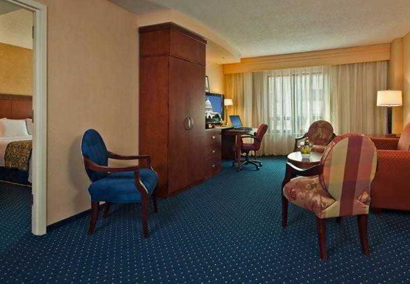 Courtyard By Marriott Capitol Hill/navy Yard
